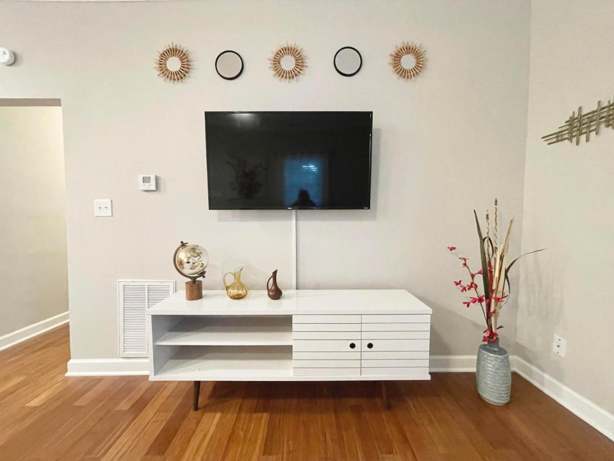 * Lux Modern Retreat * Downtown * King Beds * Apartment Дърам Екстериор снимка